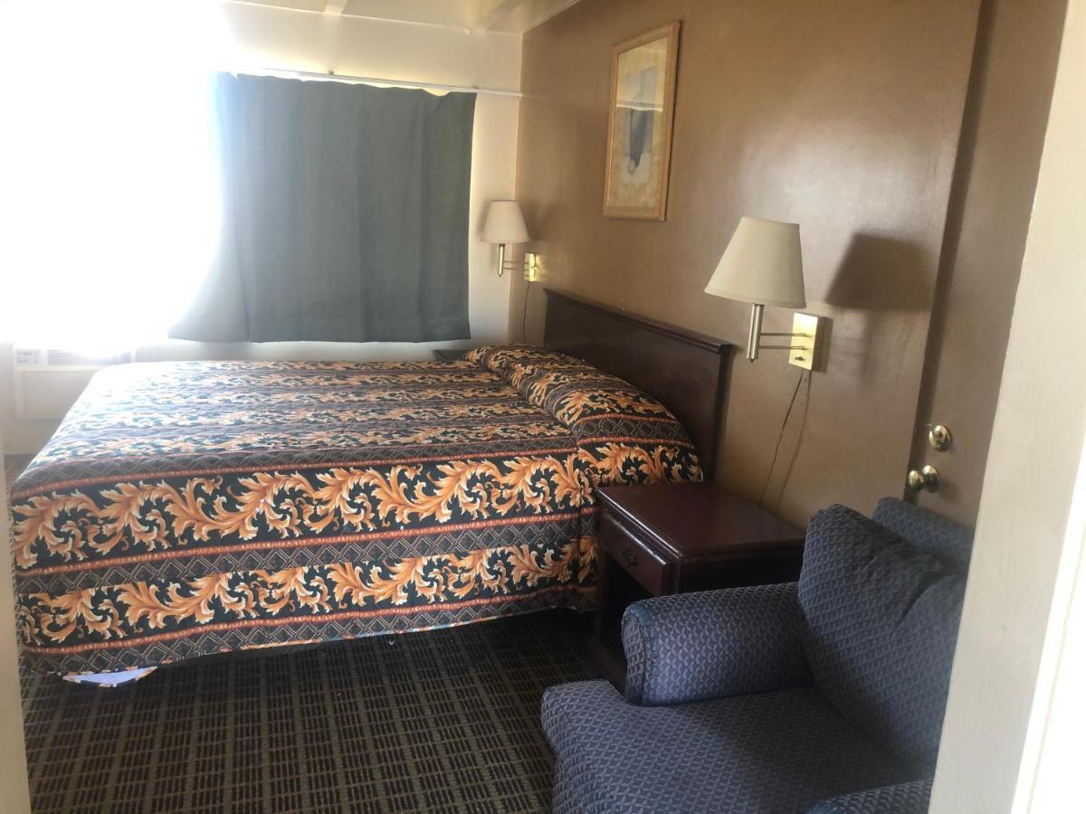 Palm Shadow Inn Motel Indio Exterior photo